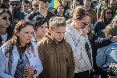 Kharkiv, Ukrayna, 30 Eylül 2024 123. Tabur 'un bölük komutanı Yüzbaşı Maksym Kudrin' in cenazesi. Cenaze töreni Zafer Sokağı mezarlığında yapılacak.