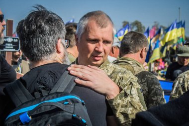 Kharkiv, Ukrayna, 30 Eylül 2024 123. Tabur 'un bölük komutanı Yüzbaşı Maksym Kudrin' in cenazesi. Cenaze töreni Zafer Sokağı mezarlığında yapılacak.