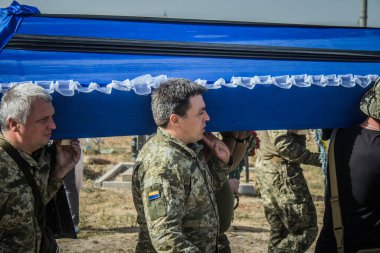 Kharkiv, Ukrayna, 30 Eylül 2024 123. Tabur 'un bölük komutanı Yüzbaşı Maksym Kudrin' in cenazesi. Cenaze töreni Zafer Sokağı mezarlığında yapılacak.