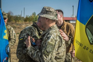Kharkiv, Ukrayna, 30 Eylül 2024 123. Tabur 'un bölük komutanı Yüzbaşı Maksym Kudrin' in cenazesi. Cenaze töreni Zafer Sokağı mezarlığında yapılacak.