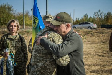 Kharkiv, Ukrayna, 30 Eylül 2024 123. Tabur 'un bölük komutanı Yüzbaşı Maksym Kudrin' in cenazesi. Cenaze töreni Zafer Sokağı mezarlığında yapılacak.