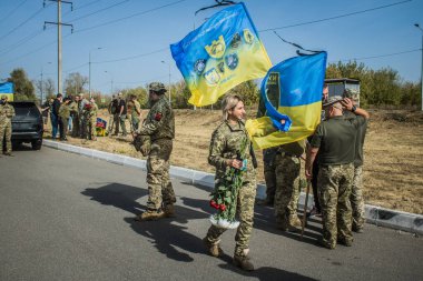 Kharkiv, Ukrayna, 30 Eylül 2024 123. Tabur 'un bölük komutanı Yüzbaşı Maksym Kudrin' in cenazesi. Cenaze töreni Zafer Sokağı mezarlığında yapılacak.