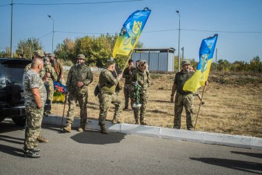 Kharkiv, Ukrayna, 30 Eylül 2024 123. Tabur 'un bölük komutanı Yüzbaşı Maksym Kudrin' in cenazesi. Cenaze töreni Zafer Sokağı mezarlığında yapılacak.