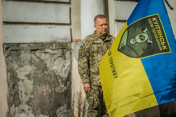 Kharkiv, Ukrayna, 30 Eylül 2024 123. Tabur 'un bölük komutanı Yüzbaşı Maksym Kudrin' in cenazesi. Cenaze töreni Zafer Sokağı mezarlığında yapılacak.