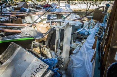 Sumy, Ukrayna, 30 Eylül 2024 Sumy 'deki Saint Panteleimon Tıp Merkezi' ne yapılan saldırıdan sonra en az sekiz kişi öldü. Hastaneye Shahed kamikaze dronları çarpmış..