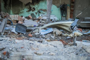 Sumy, Ukrayna, 30 Eylül 2024 Sumy 'deki Saint Panteleimon Tıp Merkezi' ne yapılan saldırıdan sonra en az sekiz kişi öldü. Hastaneye Shahed kamikaze dronları çarpmış..