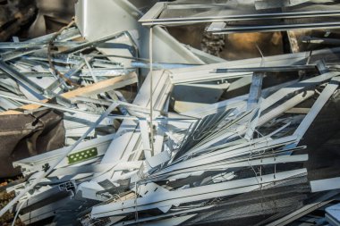 Sumy, Ukrayna, 30 Eylül 2024 Sumy 'deki Saint Panteleimon Tıp Merkezi' ne yapılan saldırıdan sonra en az sekiz kişi öldü. Hastaneye Shahed kamikaze dronları çarpmış..