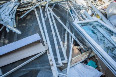 Sumy, Ukrayna, 30 Eylül 2024 Sumy 'deki Saint Panteleimon Tıp Merkezi' ne yapılan saldırıdan sonra en az sekiz kişi öldü. Hastaneye Shahed kamikaze dronları çarpmış..