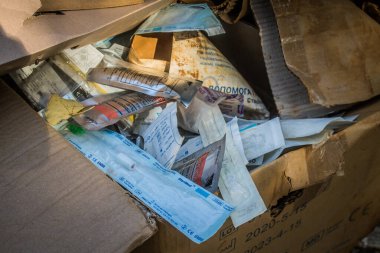 Sumy, Ukrayna, 30 Eylül 2024 Sumy 'deki Saint Panteleimon Tıp Merkezi' ne yapılan saldırıdan sonra en az sekiz kişi öldü. Hastaneye Shahed kamikaze dronları çarpmış..