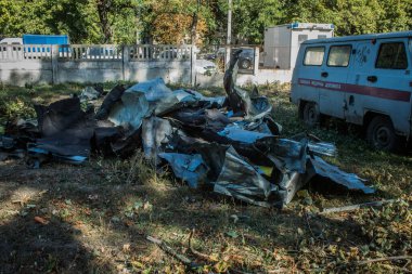 Sumy, Ukrayna, 30 Eylül 2024 Sumy 'deki Saint Panteleimon Tıp Merkezi' ne yapılan saldırıdan sonra en az sekiz kişi öldü. Hastaneye Shahed kamikaze dronları çarpmış..