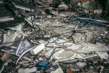 Sumy, Ukrayna, 30 Eylül 2024 Sumy 'deki Saint Panteleimon Tıp Merkezi' ne yapılan saldırıdan sonra en az sekiz kişi öldü. Hastaneye Shahed kamikaze dronları çarpmış..