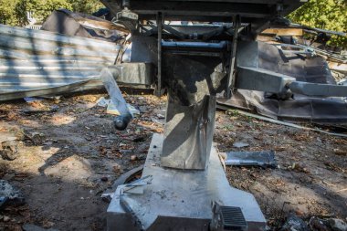 Sumy, Ukrayna, 30 Eylül 2024 Sumy 'deki Saint Panteleimon Tıp Merkezi' ne yapılan saldırıdan sonra en az sekiz kişi öldü. Hastaneye Shahed kamikaze dronları çarpmış..