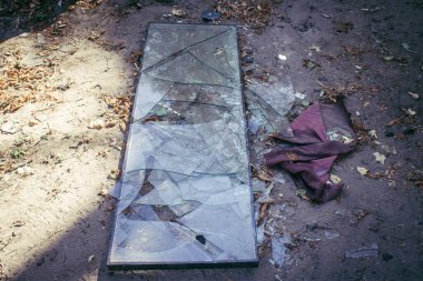 Sumy, Ukrayna, 30 Eylül 2024 Sumy 'deki Saint Panteleimon Tıp Merkezi' ne yapılan saldırıdan sonra en az sekiz kişi öldü. Hastaneye Shahed kamikaze dronları çarpmış..