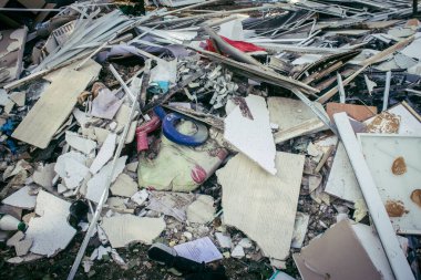 Sumy, Ukrayna, 30 Eylül 2024 Sumy 'deki Saint Panteleimon Tıp Merkezi' ne yapılan saldırıdan sonra en az sekiz kişi öldü. Hastaneye Shahed kamikaze dronları çarpmış..