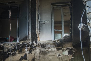 Sumy, Ukrayna, 30 Eylül 2024 Sumy 'deki Saint Panteleimon Tıp Merkezi' ne yapılan saldırıdan sonra en az sekiz kişi öldü. Hastaneye Shahed kamikaze dronları çarpmış..