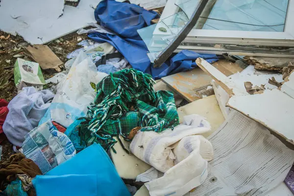 Sumy, Ukrayna, 30 Eylül 2024 Sumy 'deki Saint Panteleimon Tıp Merkezi' ne yapılan saldırıdan sonra en az sekiz kişi öldü. Hastaneye Shahed kamikaze dronları çarpmış..