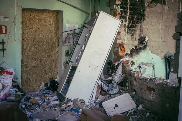 Sumy, Ukrayna, 30 Eylül 2024 Sumy 'deki Saint Panteleimon Tıp Merkezi' ne yapılan saldırıdan sonra en az sekiz kişi öldü. Hastaneye Shahed kamikaze dronları çarpmış..