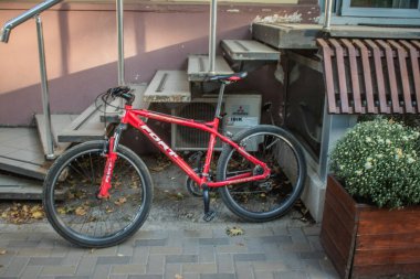 Sumy, Ukrayna, Ekim 04, 2024 Sumy Şehri. Rusya ile savaş sırasında Sumy şehri füzeler tarafından tehdit edildi. Altyapı ve binalar birincil hedeflerdir.