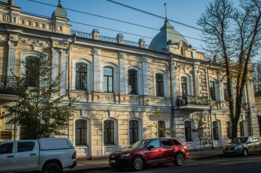 Sumy, Ukrayna, Ekim 04, 2024 Sumy Şehri. Rusya ile savaş sırasında Sumy şehri füzeler tarafından tehdit edildi. Altyapı ve binalar birincil hedeflerdir.