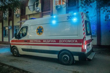 Kharkiv, Ukrayna, Ekim 04, 2024 Kharkiv şehir merkezinde Rusya ile savaş sırasında, Harkiv Rus füzeleri ve sirenlerinin sesi her gün duyuluyor.