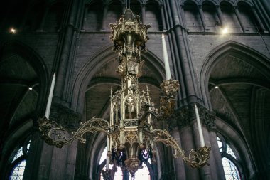 Reims, Fransa, 17 Ekim 2024 Notre Dame de Reims Katedrali. Bu büyük katedral vitray pencereleri ve Gotik oyma portallarıyla tanınır. Tüm Fransız kralları Katedral 'de taç giydi..