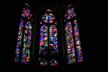 Reims, Fransa, 17 Ekim 2024 Notre Dame de Reims Katedrali. Bu büyük katedral vitray pencereleri ve Gotik oyma portallarıyla tanınır. Tüm Fransız kralları Katedral 'de taç giydi..