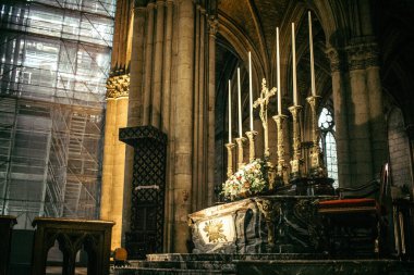 Reims, Fransa, 17 Ekim 2024 Notre Dame de Reims Katedrali. Bu büyük katedral vitray pencereleri ve Gotik oyma portallarıyla tanınır. Tüm Fransız kralları Katedral 'de taç giydi..