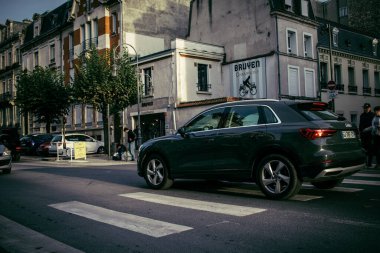 Reims, Fransa, 26 Ekim 2024 Reims, Fransa 'nın kuzeydoğusunda bir şehir ve en kalabalık 12 şehir. Modern ve antik mimari şehir merkezinin sokaklarını oluşturur..