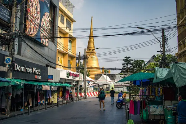 Bangkok, Tayland, 26 Kasım 2024 Cityscape ve Tayland 'ın başkenti Bangkok sokakları. Canlı sokak hayatı, zengin kültür mirası, hareketli pazarları ve nefis mutfağıyla ünlüdür..