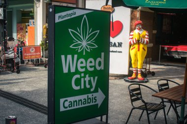 Bangkok, Tayland, 26 Kasım 2024 Cityscape ve Tayland 'ın başkenti Bangkok sokakları. Canlı sokak hayatı, zengin kültür mirası, hareketli pazarları ve nefis mutfağıyla ünlüdür..