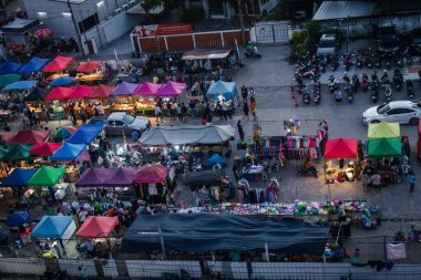 Bangkok, Tayland, 26 Kasım 2024 Cityscape ve Tayland 'ın başkenti Bangkok sokakları. Canlı sokak hayatı, zengin kültür mirası, hareketli pazarları ve nefis mutfağıyla ünlüdür..
