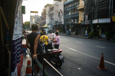 Bangkok, Tayland, 26 Kasım 2024 Cityscape ve Tayland 'ın başkenti Bangkok sokakları. Canlı sokak hayatı, zengin kültür mirası, hareketli pazarları ve nefis mutfağıyla ünlüdür..