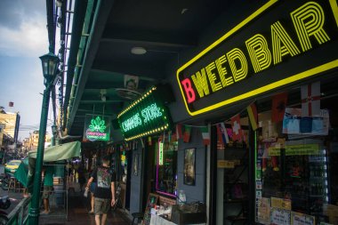 Bangkok, Tayland, 26 Kasım 2024 Cityscape ve Tayland 'ın başkenti Bangkok sokakları. Canlı sokak hayatı, zengin kültür mirası, hareketli pazarları ve nefis mutfağıyla ünlüdür..