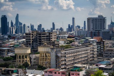 Bangkok, Tayland, 26 Kasım 2024. Tayland 'ın başkenti Bangkok Panoramik Manzarası. Canlı sokak hayatı, zengin kültür mirası, hareketli pazarları ve nefis mutfağıyla ünlüdür..
