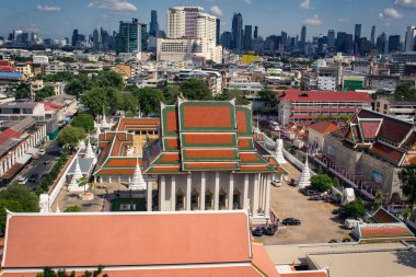 Bangkok, Tayland, 26 Kasım 2024. Tayland 'ın başkenti Bangkok Panoramik Manzarası. Canlı sokak hayatı, zengin kültür mirası, hareketli pazarları ve nefis mutfağıyla ünlüdür..