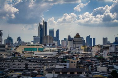 Bangkok, Tayland, 26 Kasım 2024. Tayland 'ın başkenti Bangkok Panoramik Manzarası. Canlı sokak hayatı, zengin kültür mirası, hareketli pazarları ve nefis mutfağıyla ünlüdür..