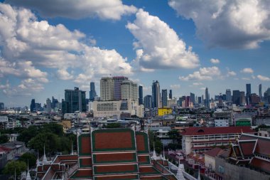 Bangkok, Tayland, 26 Kasım 2024. Tayland 'ın başkenti Bangkok Panoramik Manzarası. Canlı sokak hayatı, zengin kültür mirası, hareketli pazarları ve nefis mutfağıyla ünlüdür..