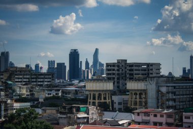 Bangkok, Tayland, 26 Kasım 2024. Tayland 'ın başkenti Bangkok Panoramik Manzarası. Canlı sokak hayatı, zengin kültür mirası, hareketli pazarları ve nefis mutfağıyla ünlüdür..
