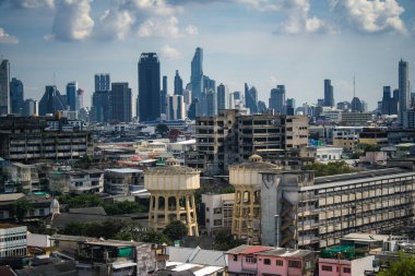 Bangkok, Tayland, 26 Kasım 2024. Tayland 'ın başkenti Bangkok Panoramik Manzarası. Canlı sokak hayatı, zengin kültür mirası, hareketli pazarları ve nefis mutfağıyla ünlüdür..