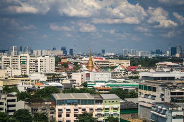 Bangkok, Tayland, 26 Kasım 2024. Tayland 'ın başkenti Bangkok Panoramik Manzarası. Canlı sokak hayatı, zengin kültür mirası, hareketli pazarları ve nefis mutfağıyla ünlüdür..