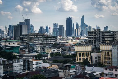 Bangkok, Tayland, 26 Kasım 2024. Tayland 'ın başkenti Bangkok Panoramik Manzarası. Canlı sokak hayatı, zengin kültür mirası, hareketli pazarları ve nefis mutfağıyla ünlüdür..