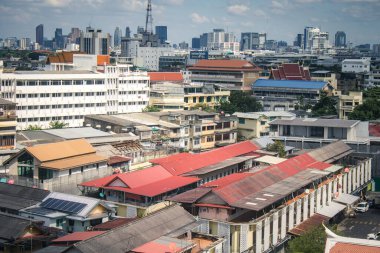 Bangkok, Tayland, 26 Kasım 2024. Tayland 'ın başkenti Bangkok Panoramik Manzarası. Canlı sokak hayatı, zengin kültür mirası, hareketli pazarları ve nefis mutfağıyla ünlüdür..
