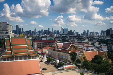 Bangkok, Tayland, 26 Kasım 2024. Tayland 'ın başkenti Bangkok Panoramik Manzarası. Canlı sokak hayatı, zengin kültür mirası, hareketli pazarları ve nefis mutfağıyla ünlüdür..
