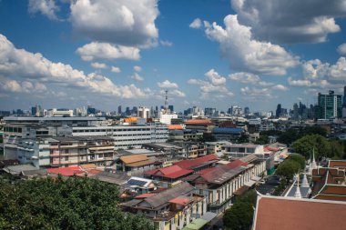 Bangkok, Tayland, 26 Kasım 2024. Tayland 'ın başkenti Bangkok Panoramik Manzarası. Canlı sokak hayatı, zengin kültür mirası, hareketli pazarları ve nefis mutfağıyla ünlüdür..