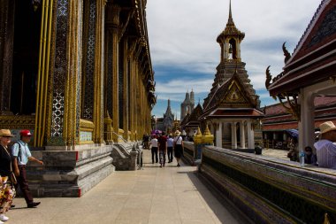 Bangkok, Tayland, 12 Aralık 2024 Bangkok 'un merkezindeki Grand Palace' ın mimarisi. Saray 1782 'den beri Siyam Kralları' nın resmi ikametgahıdır..