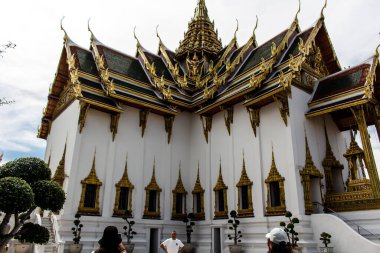 Bangkok, Tayland, 12 Aralık 2024 Bangkok 'un merkezindeki Grand Palace' ın mimarisi. Saray 1782 'den beri Siyam Kralları' nın resmi ikametgahıdır..