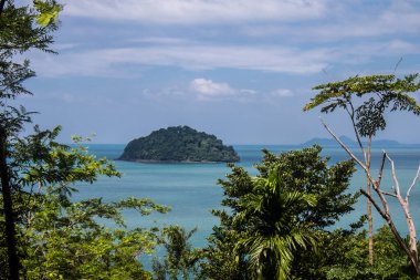 Koh Samui, Tayland, 5 Aralık 2024 Koh Samui plajları Tayland 'ın en güzel plajları arasındadır. Plajlar gelişmemiş ve vahşi ve bozulmamış karakterlerini koruyorlar..