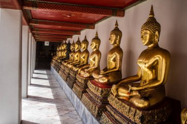 Bangkok, Tayland, 12 Aralık 2024 Wat Pho mimarisi, Phra Nakhon Bölgesi 'nde bir Budist tapınak kompleksi. Rattanakosin Adası 'nda, Büyük Saray' ın tam güneyinde..