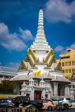Bangkok, Tayland, 12 Aralık 2024. Bangkok 'un merkezindeki Grand Palace' ı ziyaret eden turistler. Saray 1782 'den beri Siyam Kralları' nın resmi ikametgahıdır..