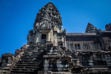 Siem hasadı, Kamboçya, 14 Ocak 2025 Angkor Wat tapınağının mimarisi, antik Khmer başkenti Angkor 'da yer alan bir Hindu-Budist tapınak kompleksi, aslında 1150 yılında inşa edilmiştir..
